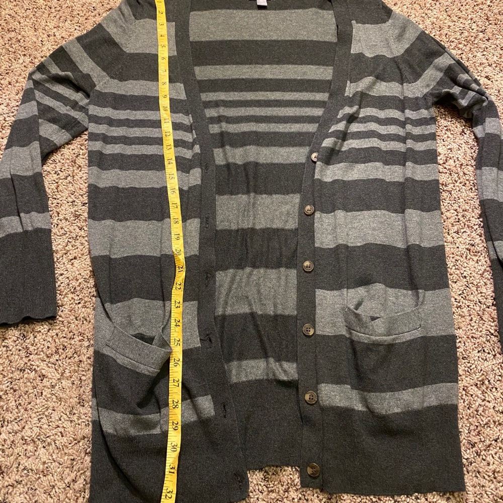 Women’s gray cardigan